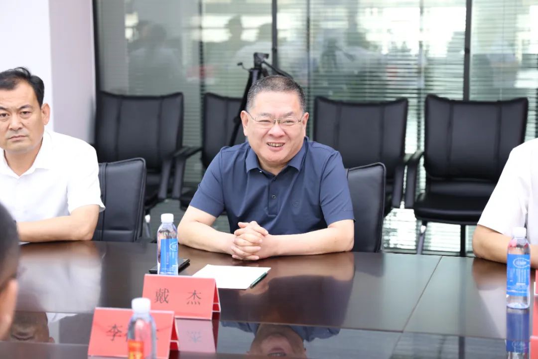 捷远电气专家工作站特聘专家签约(图2) 捷远电气专家工作站特聘专家签约(图2)