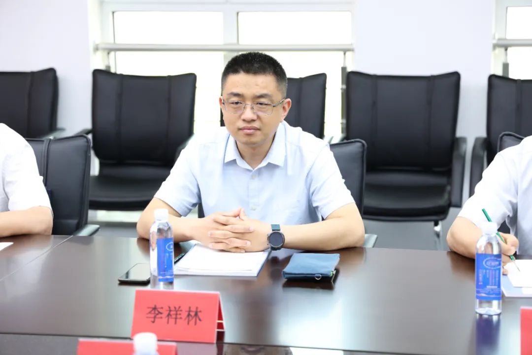 捷远电气专家工作站特聘专家签约(图4) 捷远电气专家工作站特聘专家签约(图4)